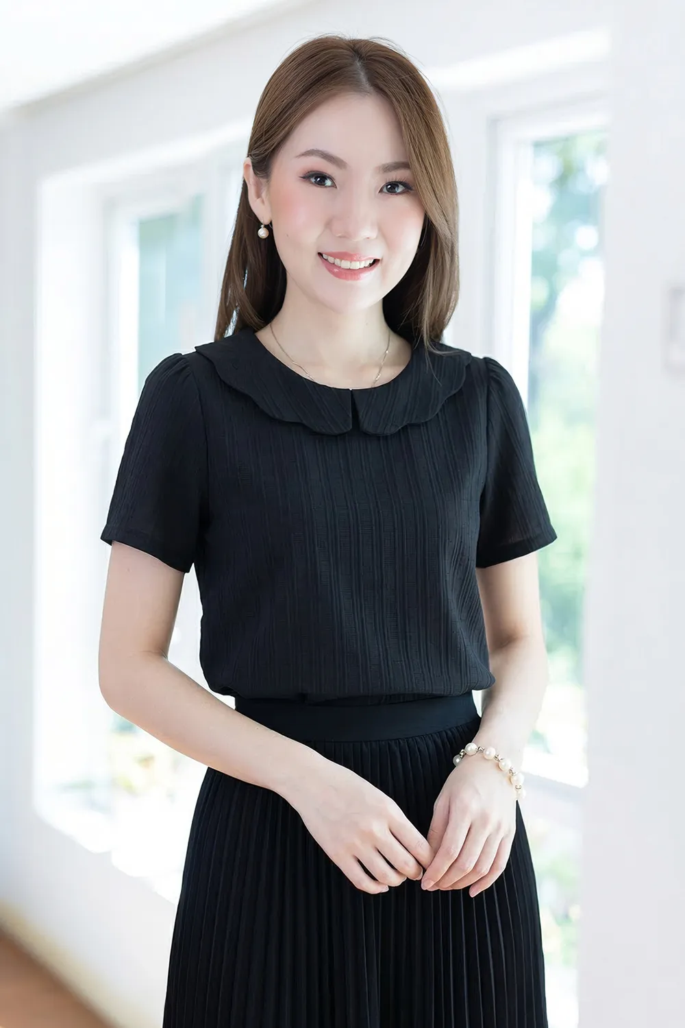 NT2468 Scallop Collar Textured Blouse – Black