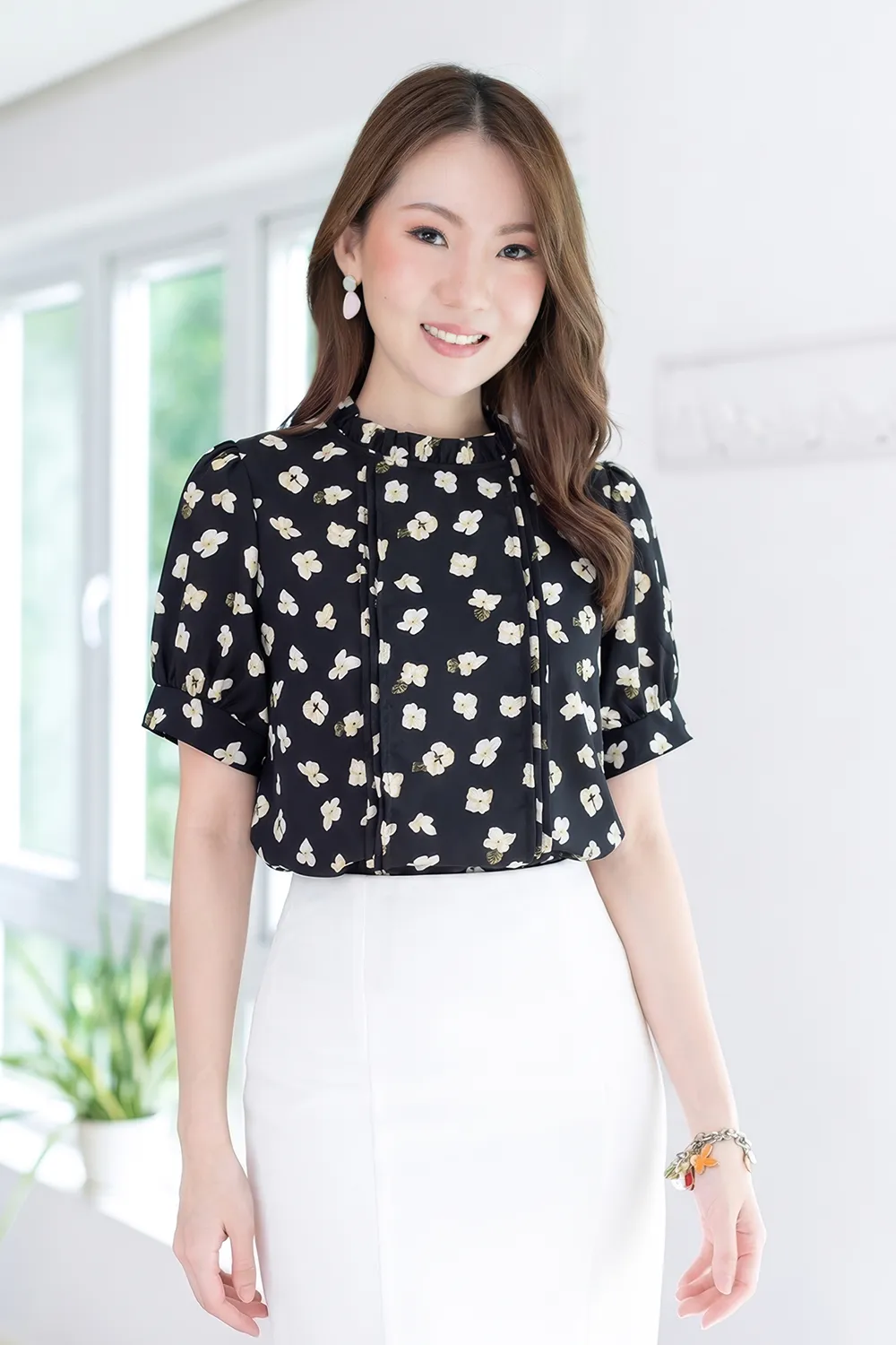 MT0404 Ruff Collar Balloon Sleeve Floral Blouse – Black