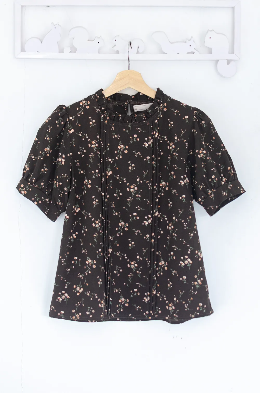 Alternative view of MT0404 Ruff Collar Balloon Sleeve Blouse – Dark Brown