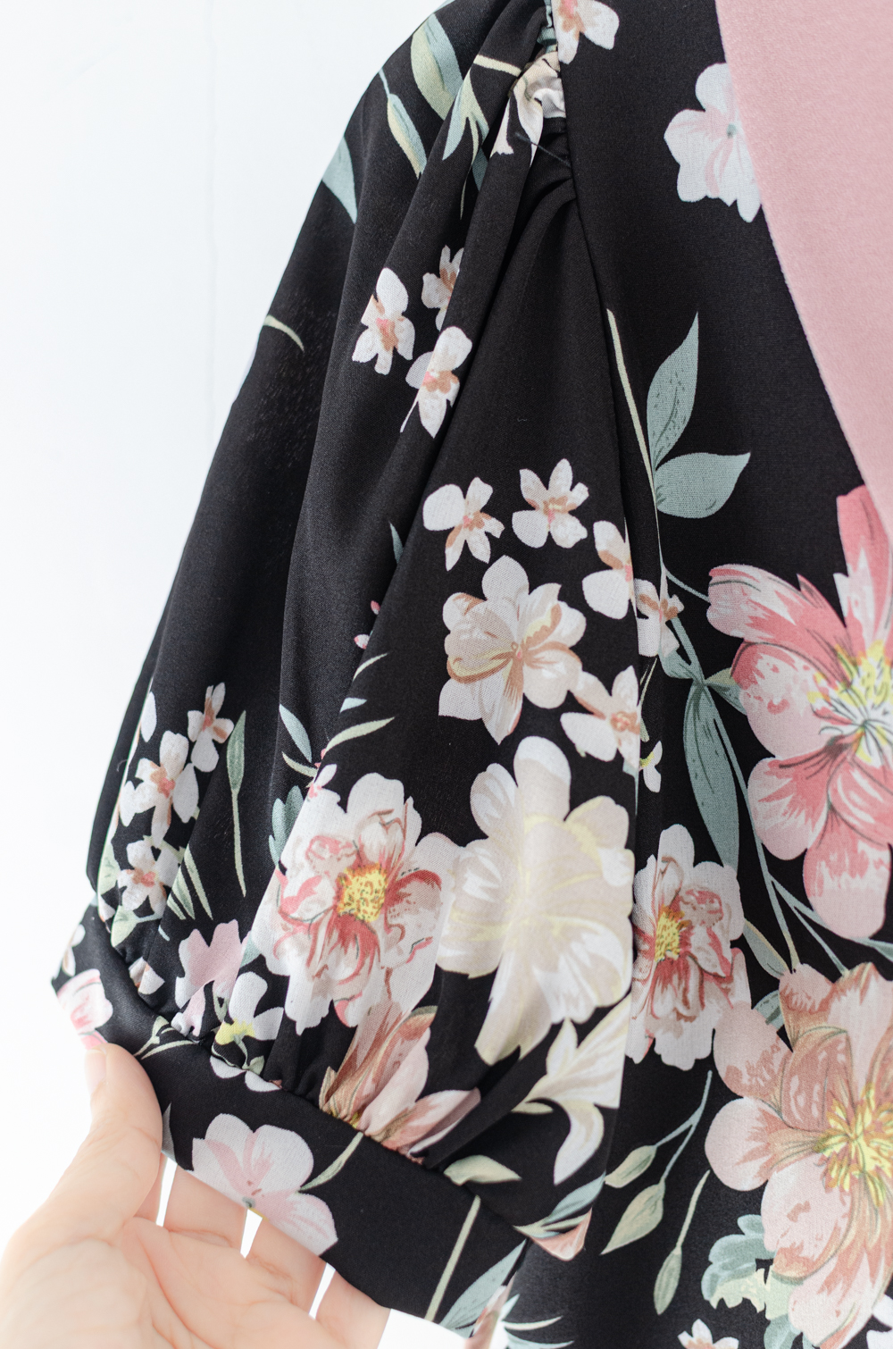 MT2604 Flower Point Collar Placket Blouse – Black-Pink - Image 4