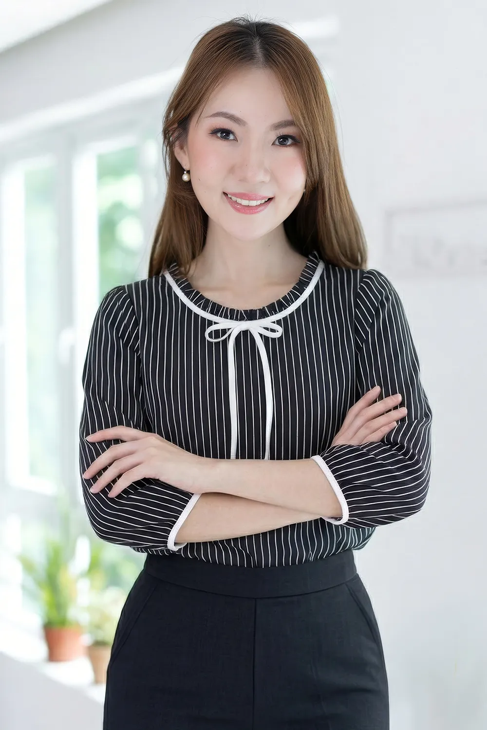 MT4834 Ruff Collar Stripe Blouse – Black