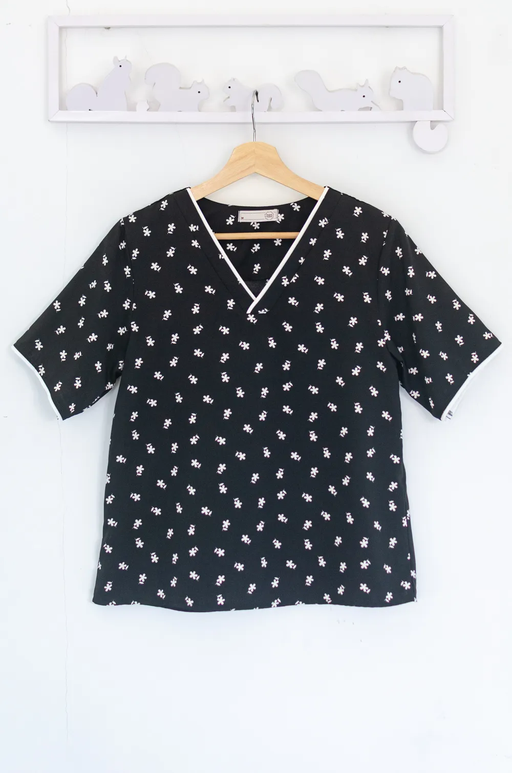 Alternative view of MT7447 V-Placket Daisy Blouse – Black