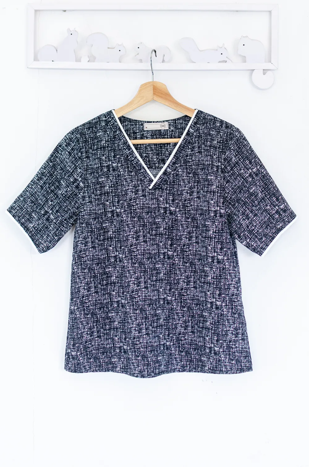 Alternative view of MT7447 V-Placket Graphic Blouse – Navy Blue