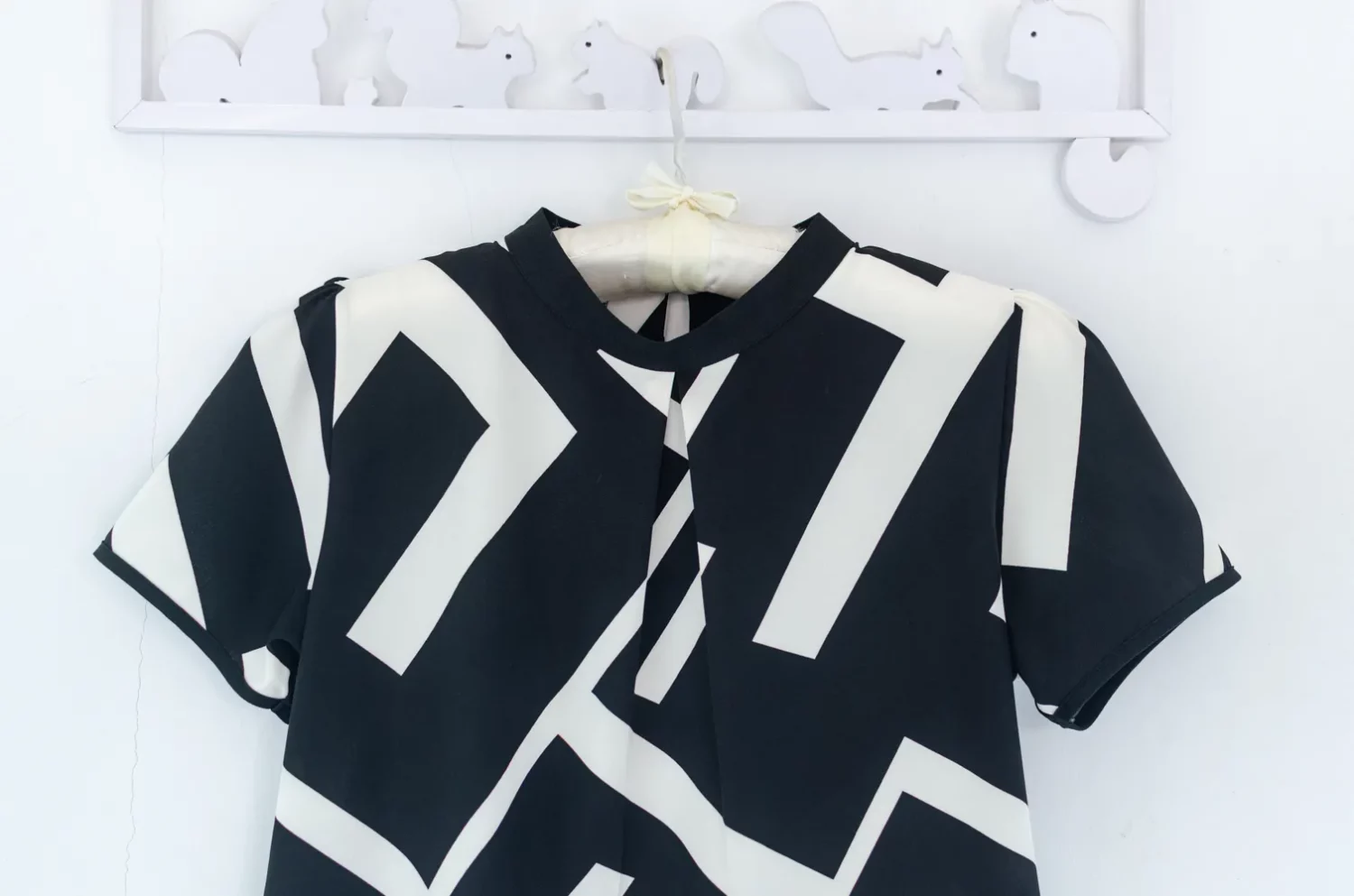 Alternative view of NT2420 Band Collar Twist Front Blouse – Black