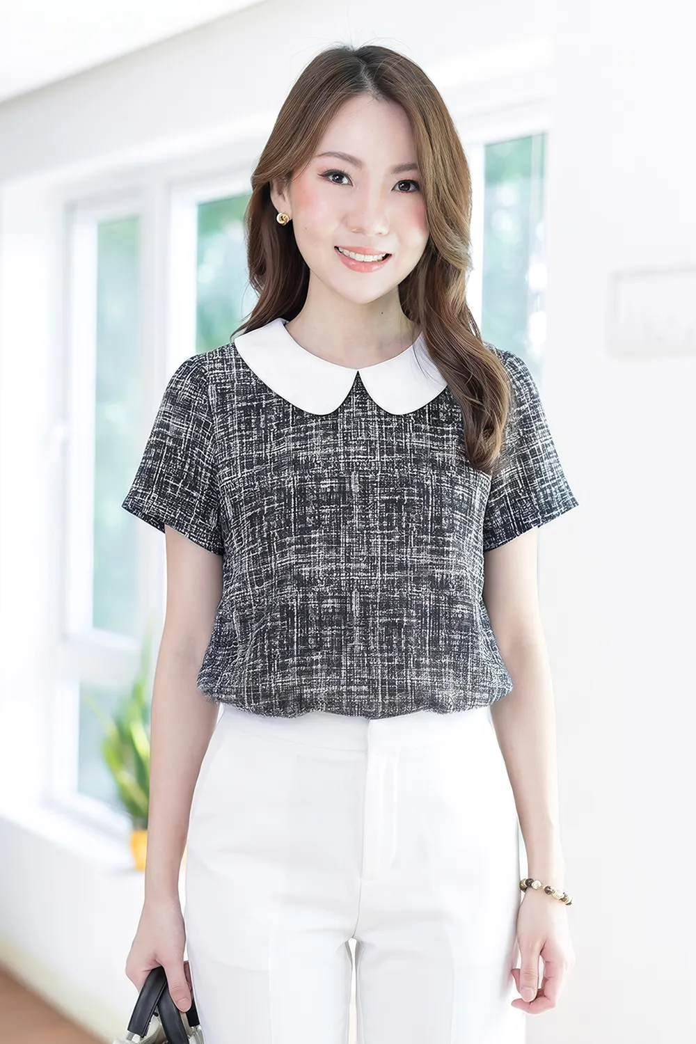 MT0101 Peter Pan Collar Graphic Blouse – Black