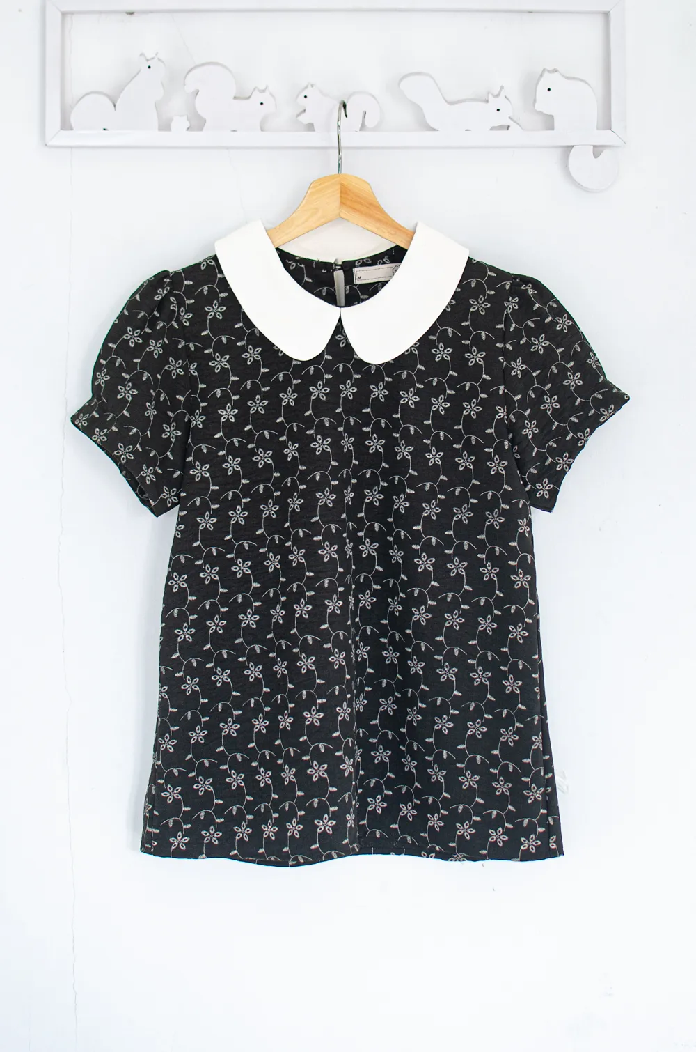 Alternative view of MT0106 Peter Pan Collar Folded Sleeve Blouse – Noir Ivy