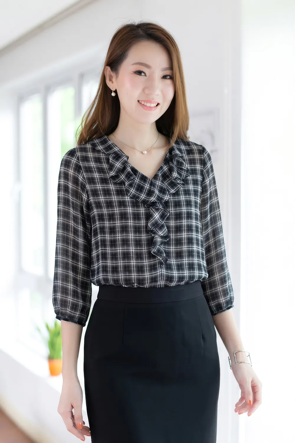 MT0955 Cascade Ruffle Plaid Blouse – Black