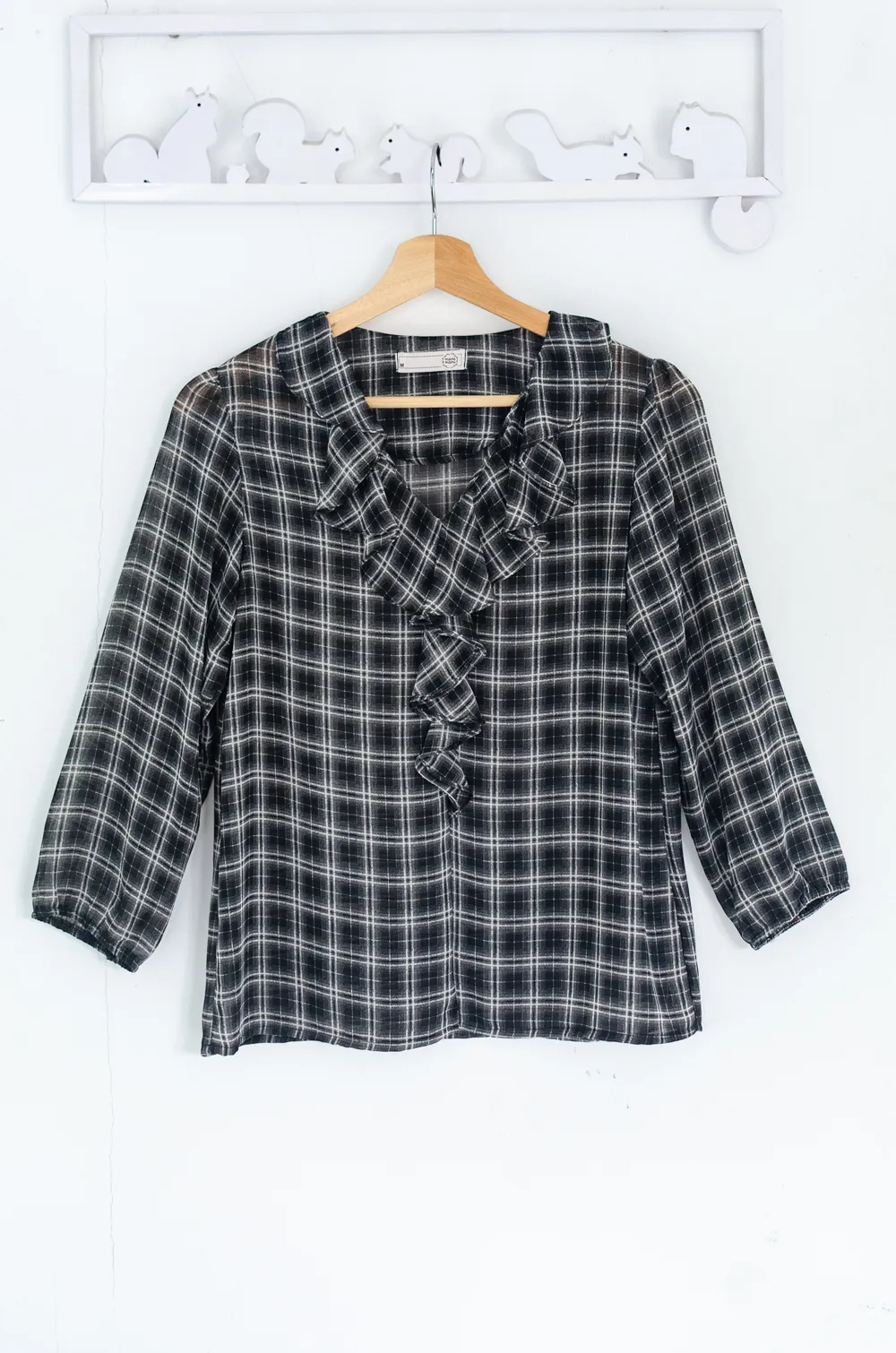 Alternative view of MT0955 Cascade Ruffle Plaid Blouse – Black