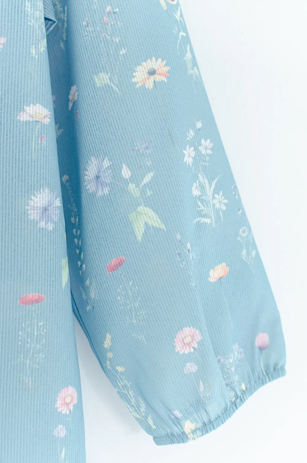 MT0955 Cascade Ruffle Wildflower Blouse – Blue - Image 5