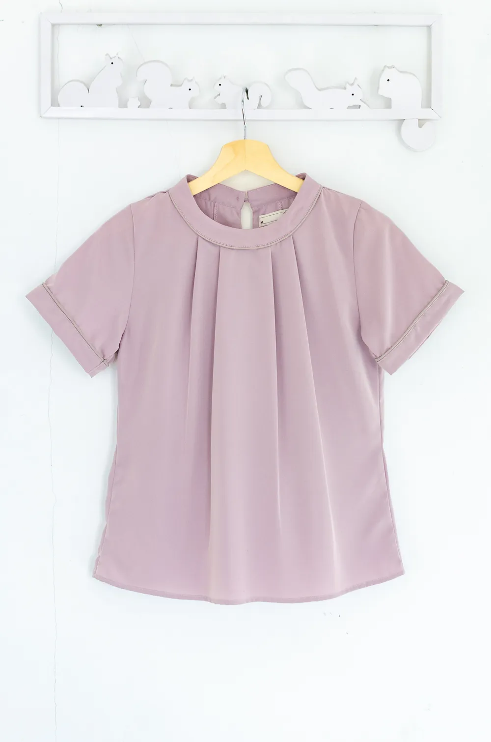 Alternative view of MT3417 Folded Front Sophie Blouse – Lilac
