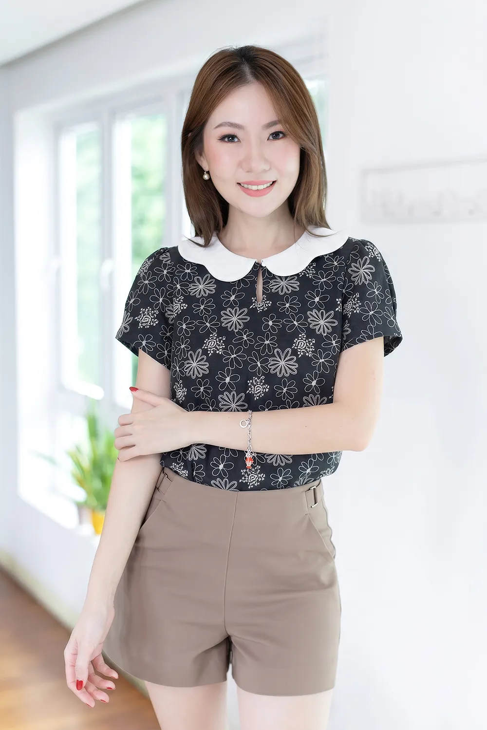 MT6906 Petal Collar Folded Sleeve Blouse – Cosmos Black - Image 7