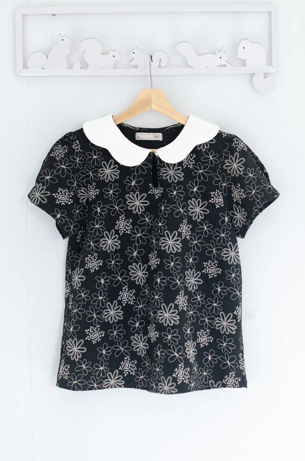 Alternative view of MT6906 Petal Collar Folded Sleeve Blouse – Cosmos Black