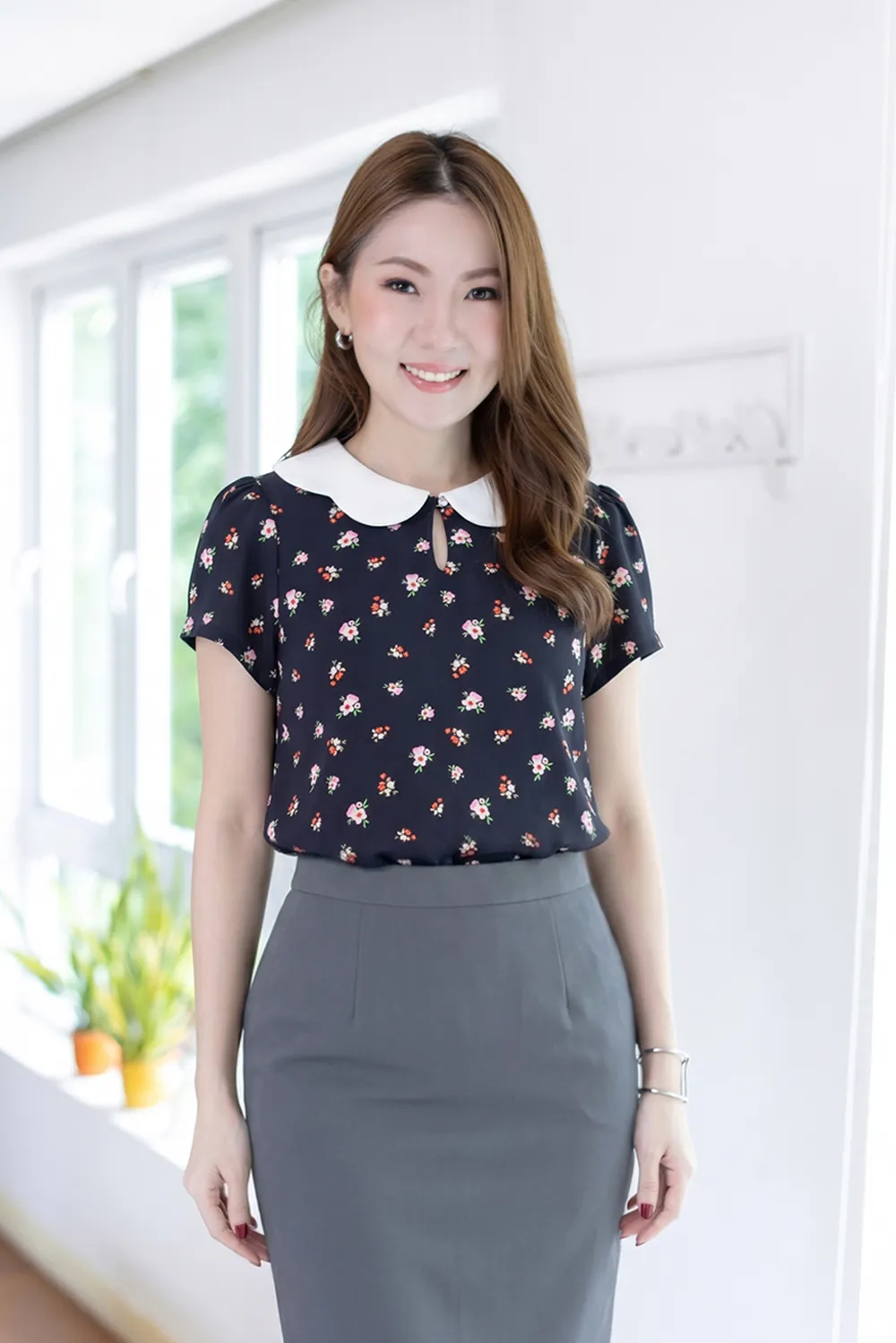 MT6906 Petal Collar Folded Sleeve Blouse – Midnight Garden