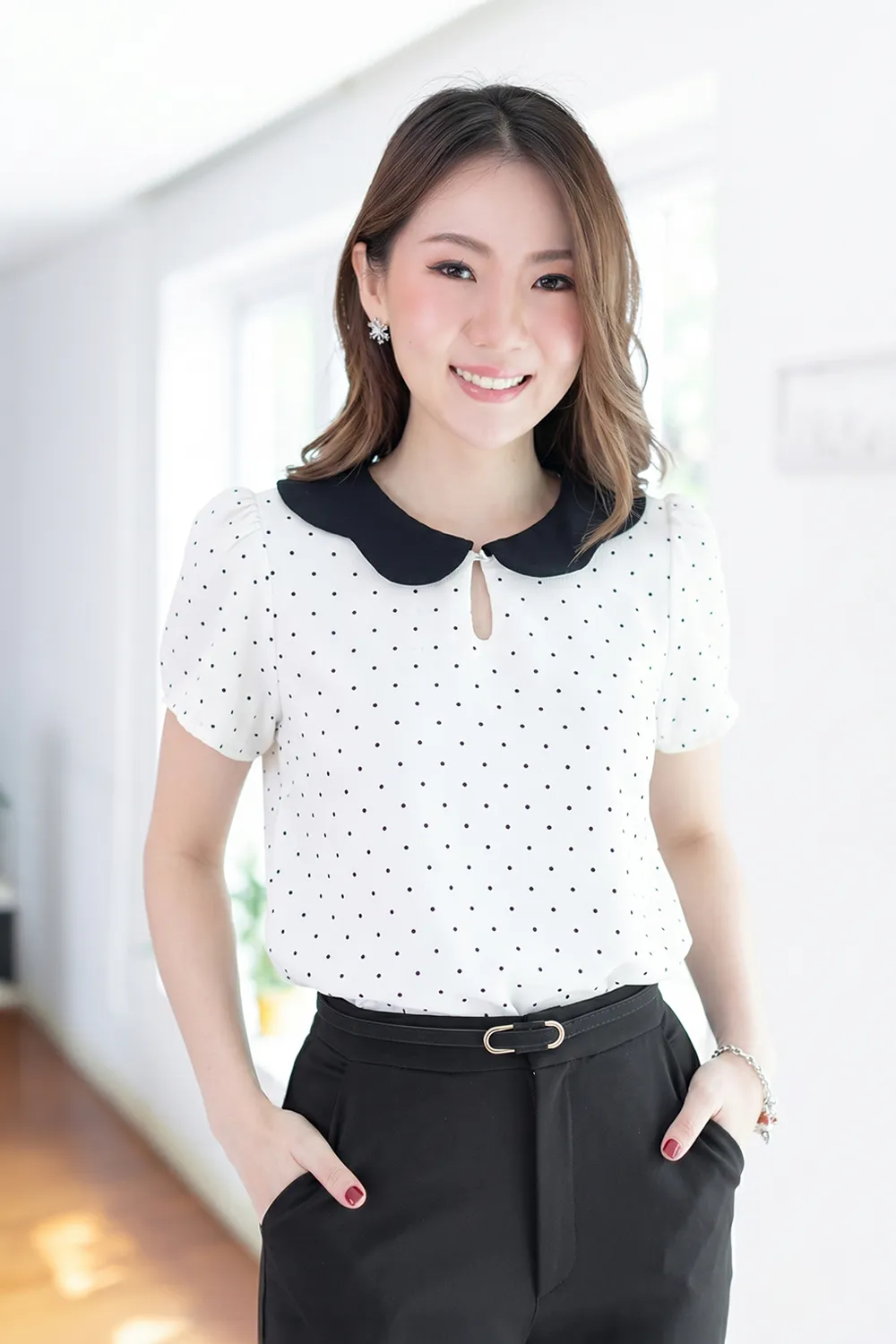 MT6906 Petal Collar Folded Sleeve Blouse – Dot White