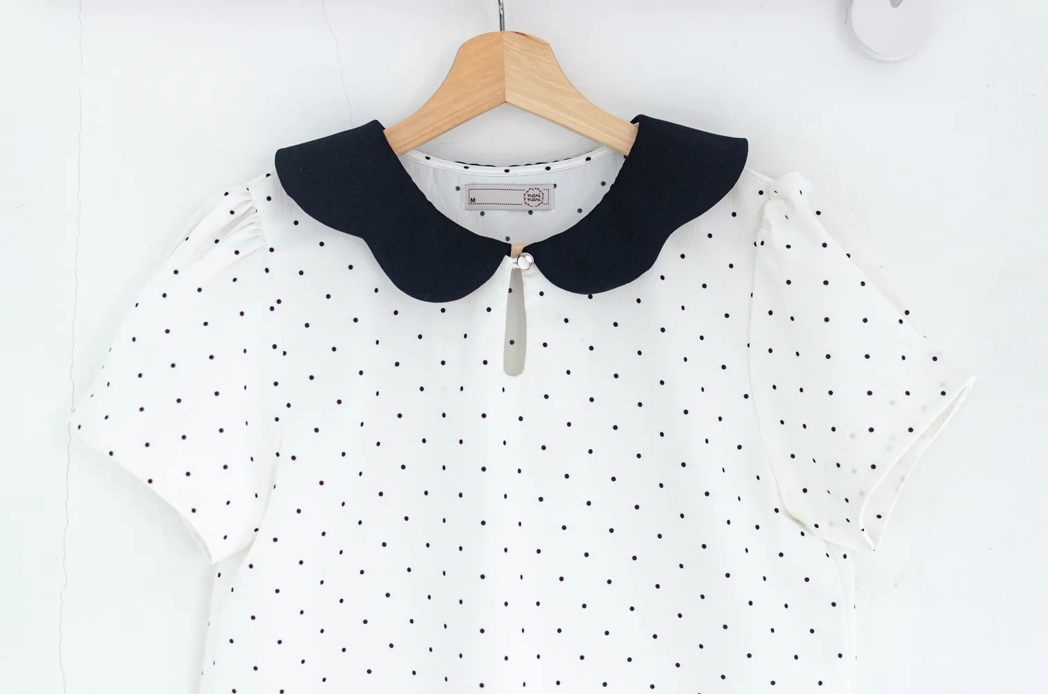 MT6906 Petal Collar Folded Sleeve Blouse – Dot White - Image 3