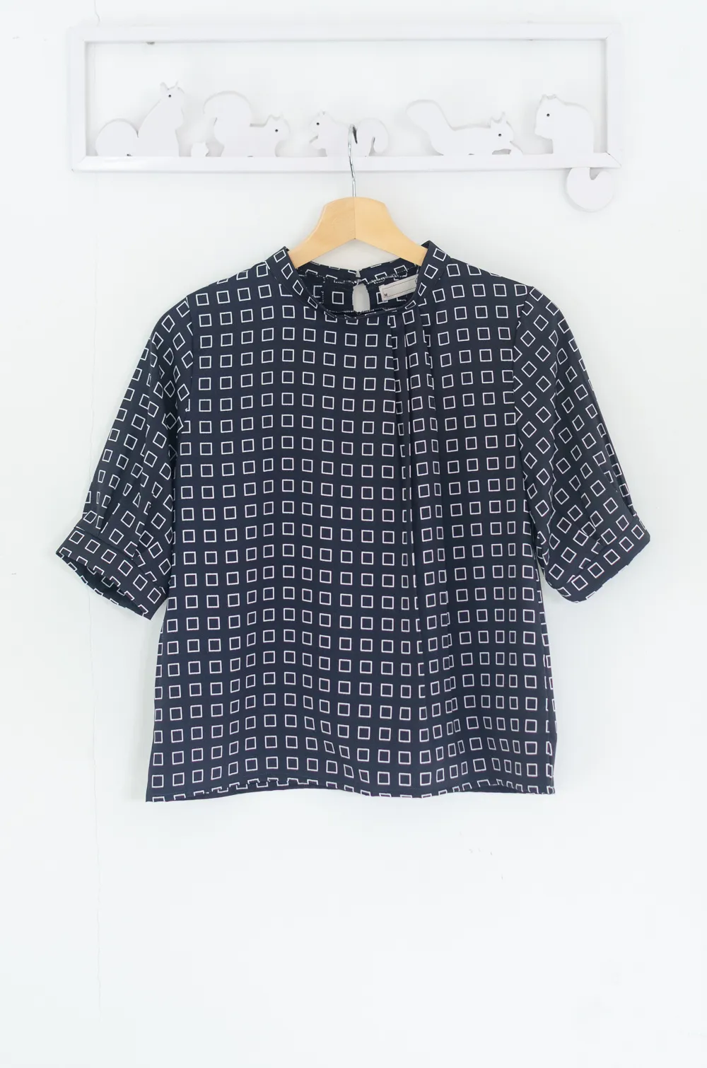 Alternative view of MN0520 Side Pleat Square Print Blouse – Dark Navy