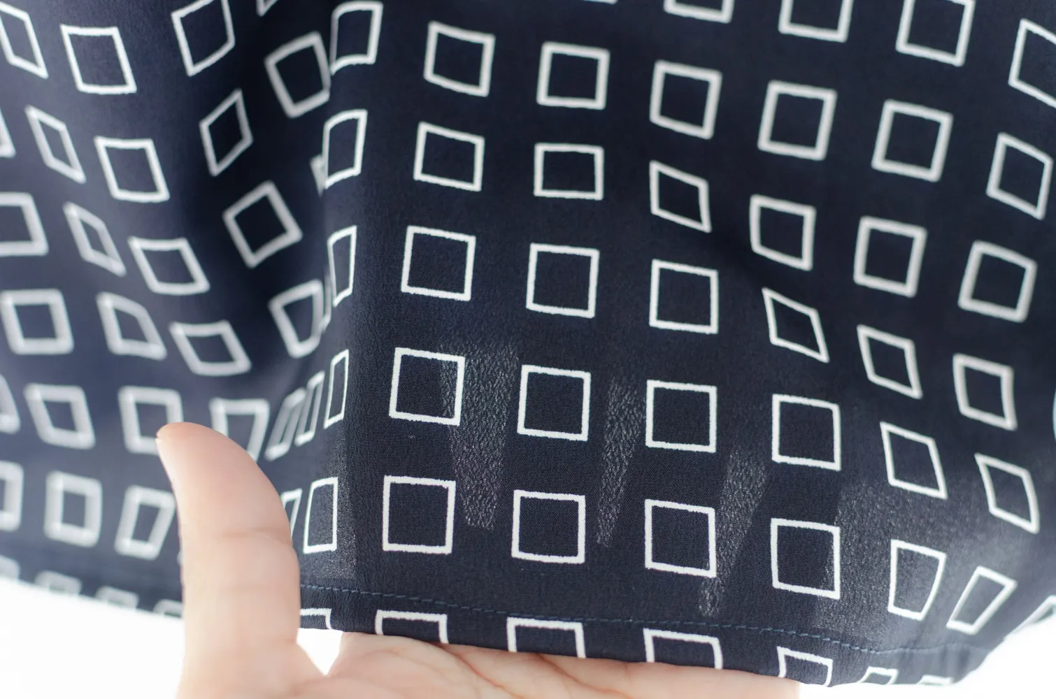MN0520 Side Pleat Square Print Blouse – Dark Navy - Image 5