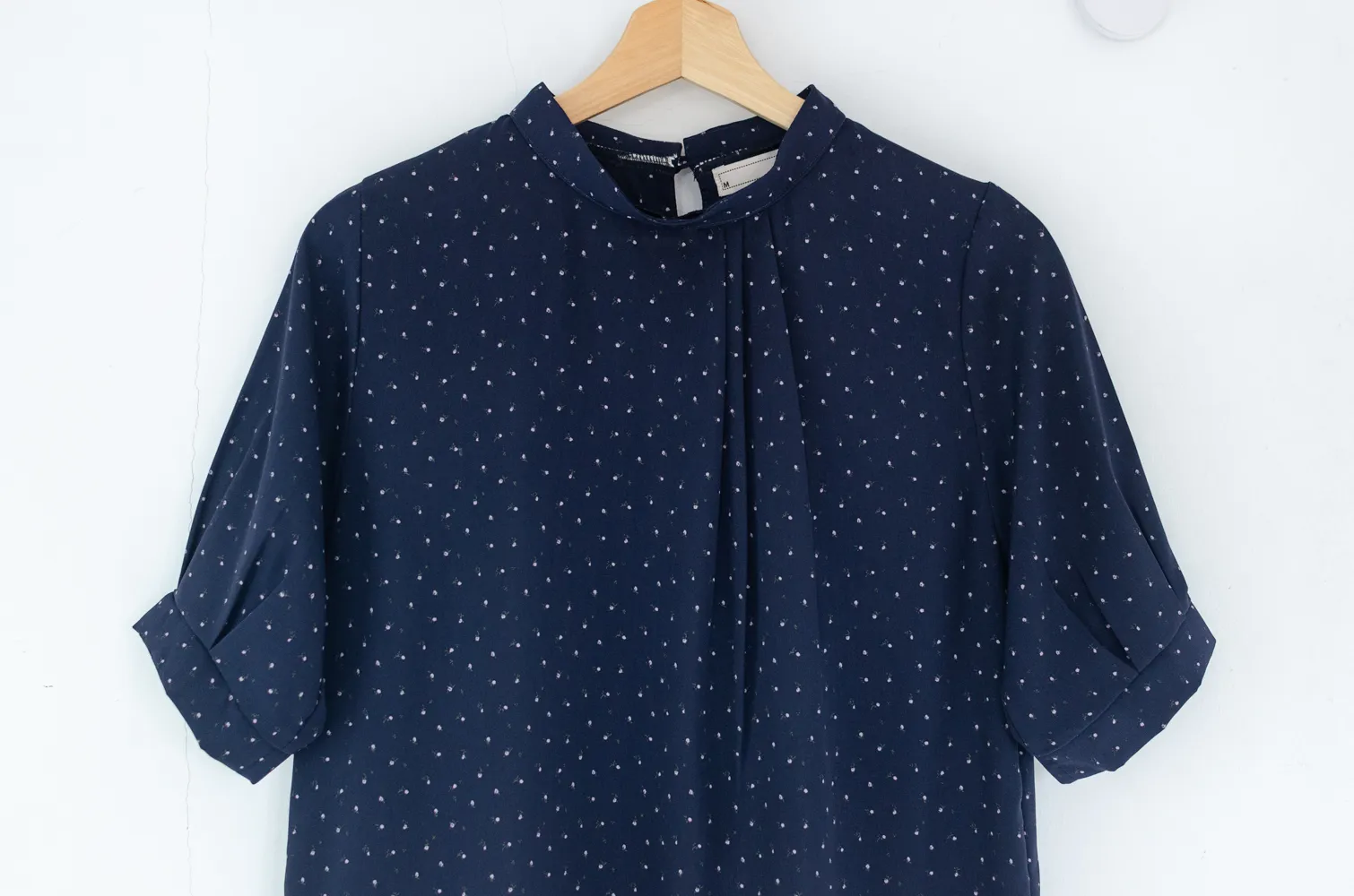 MN0520 Side Pleat Tiny Flower Blouse – Dark Navy - Image 3