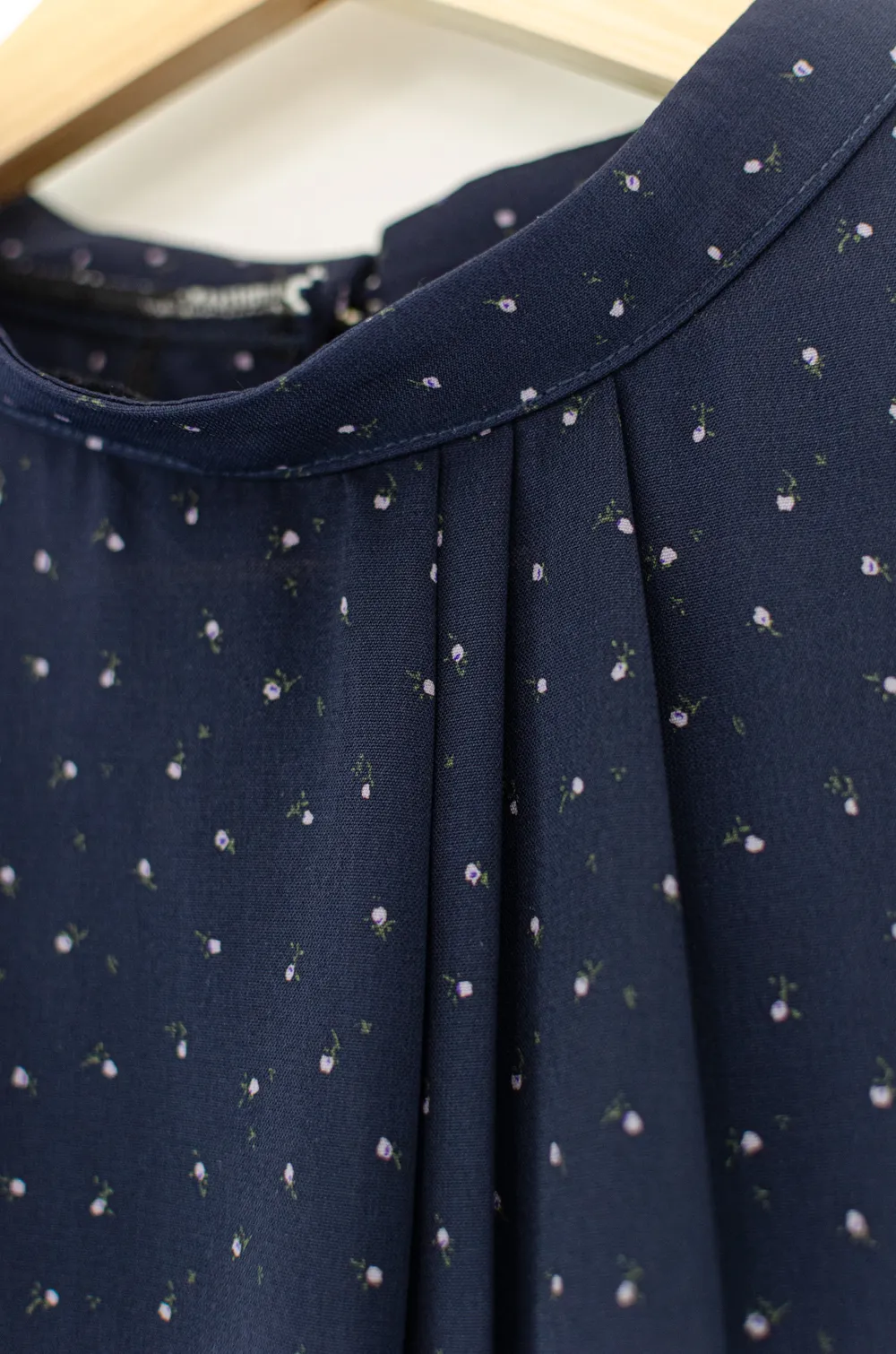MN0520 Side Pleat Tiny Flower Blouse – Dark Navy - Image 6