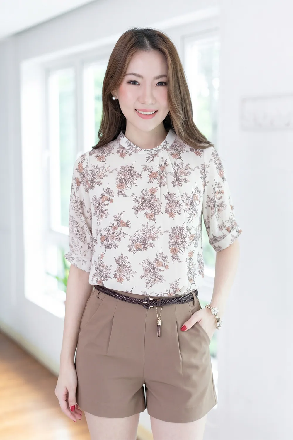 MN0520 Side Pleat Bouquet Blouse – Off-White