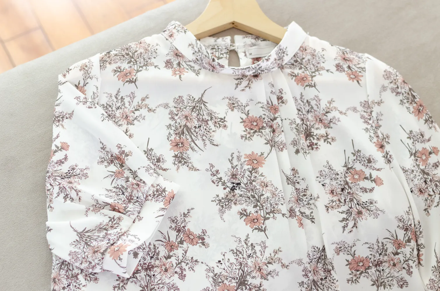 MN0520 Side Pleat Bouquet Blouse – Off-White - Image 5