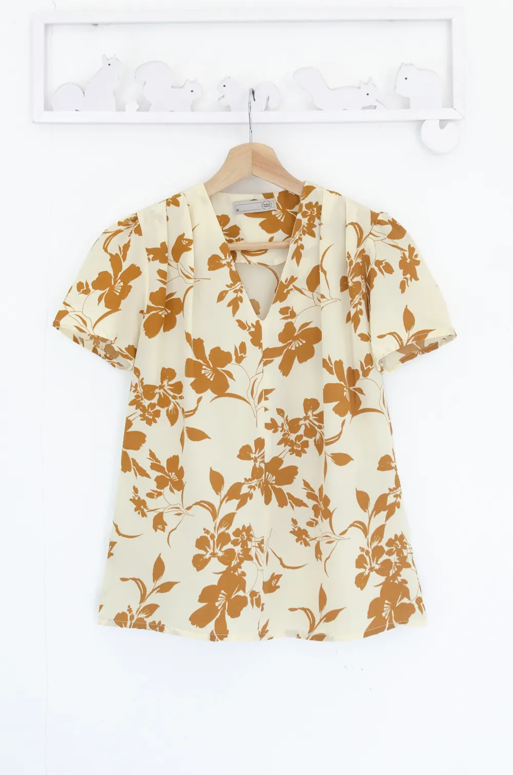 Alternative view of MT0601 V-Collar Mustard Flower Print Blouse – Cream Yellow