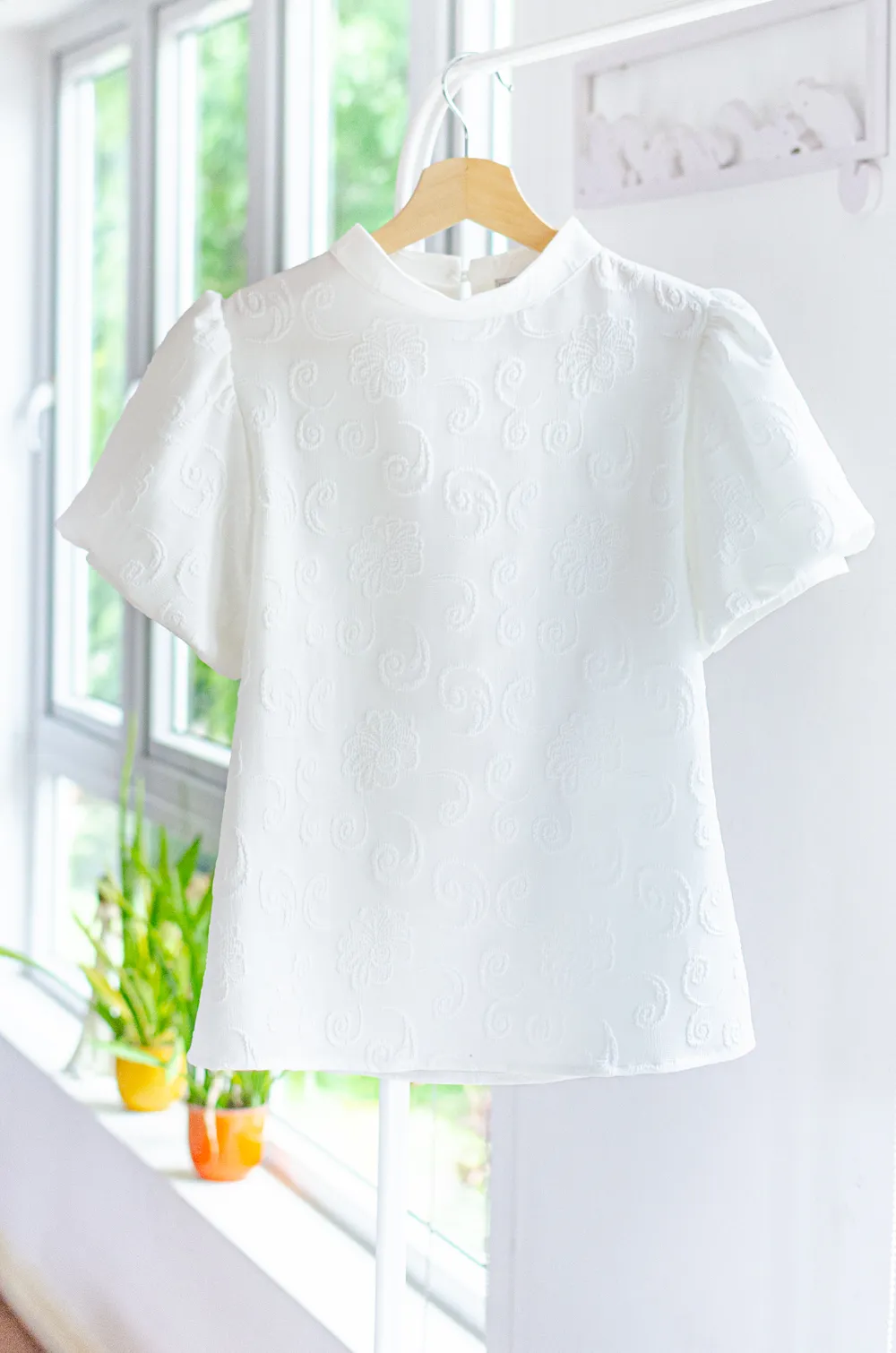 Alternative view of MT0707 Balloon Sleeve Jacquard Blouse – White