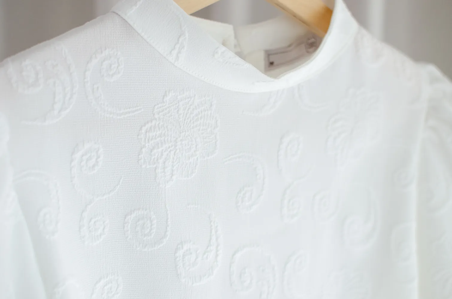 MT0707 Balloon Sleeve Jacquard Blouse – White - Image 5