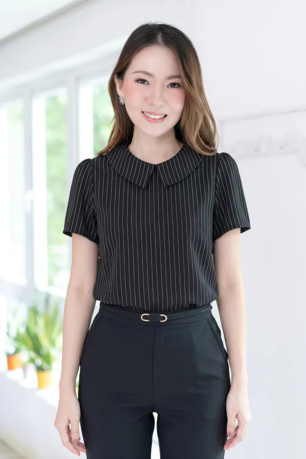 MT1301 Point Collar Pinstripe Blouse – Black