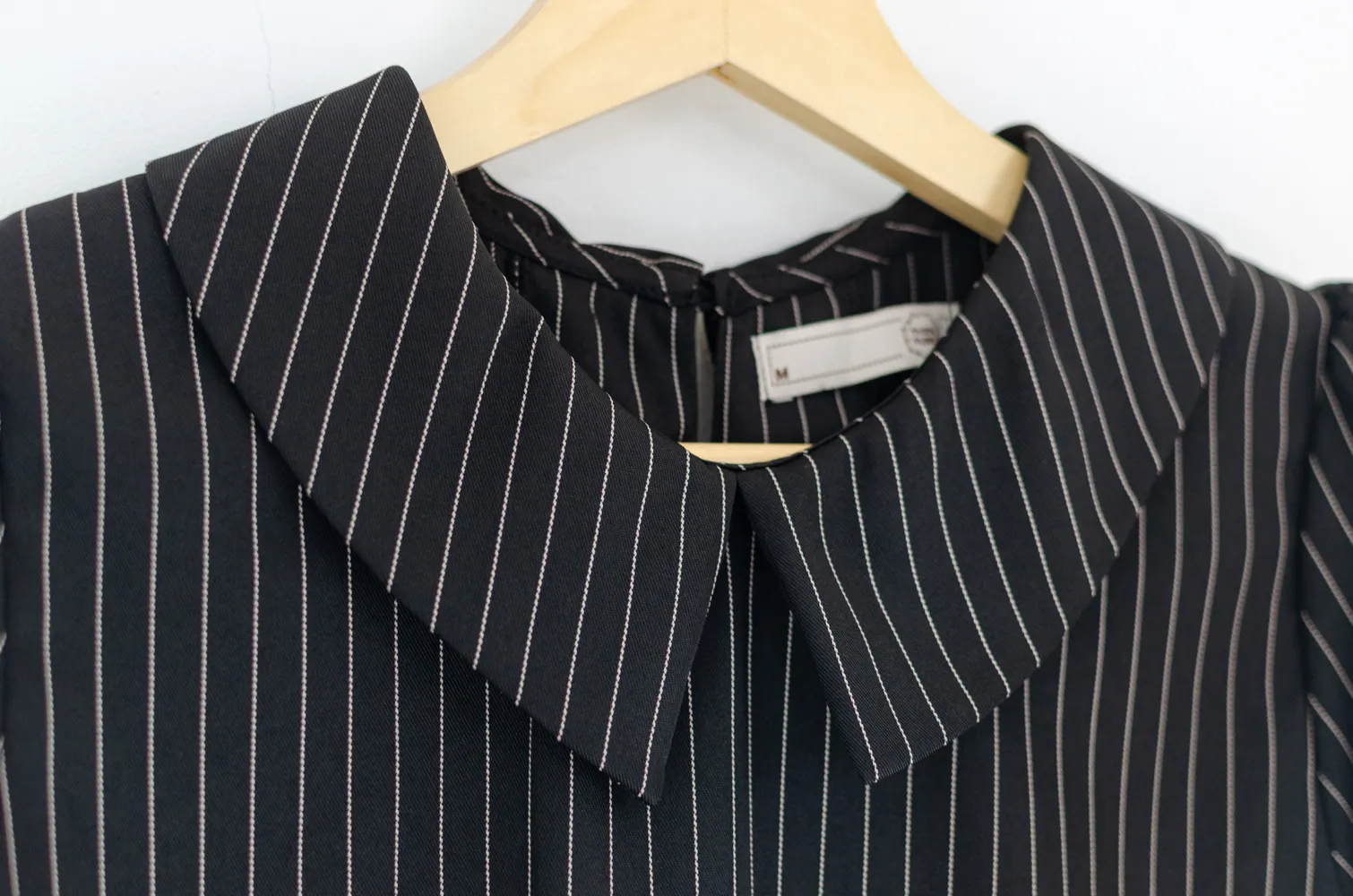 MT1301 Point Collar Pinstripe Blouse – Black - Image 4