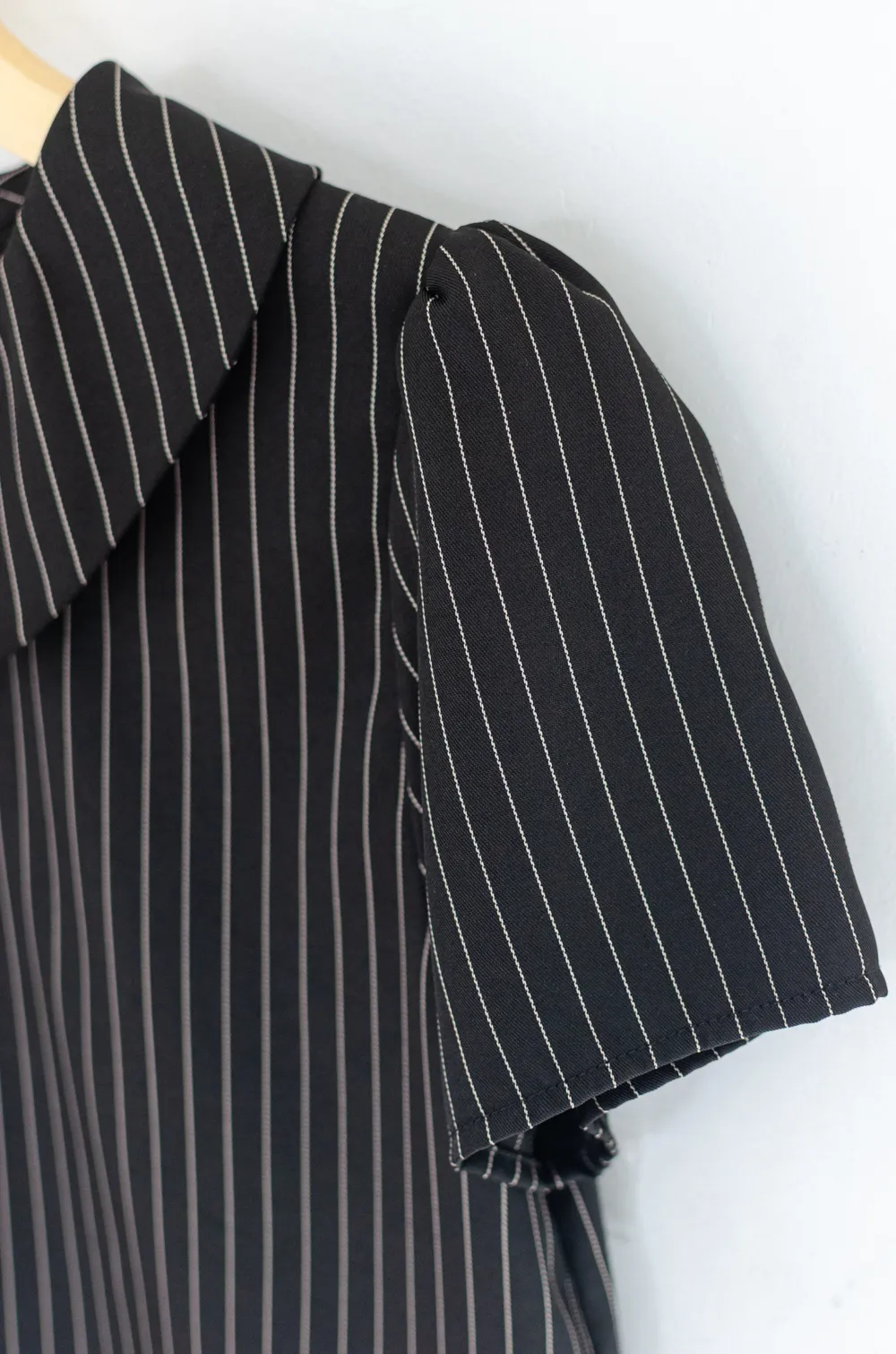 MT1301 Point Collar Pinstripe Blouse – Black - Image 5