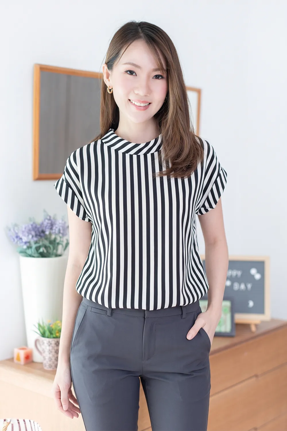 MT2514 Folded Collar Stripe Blouse – BW