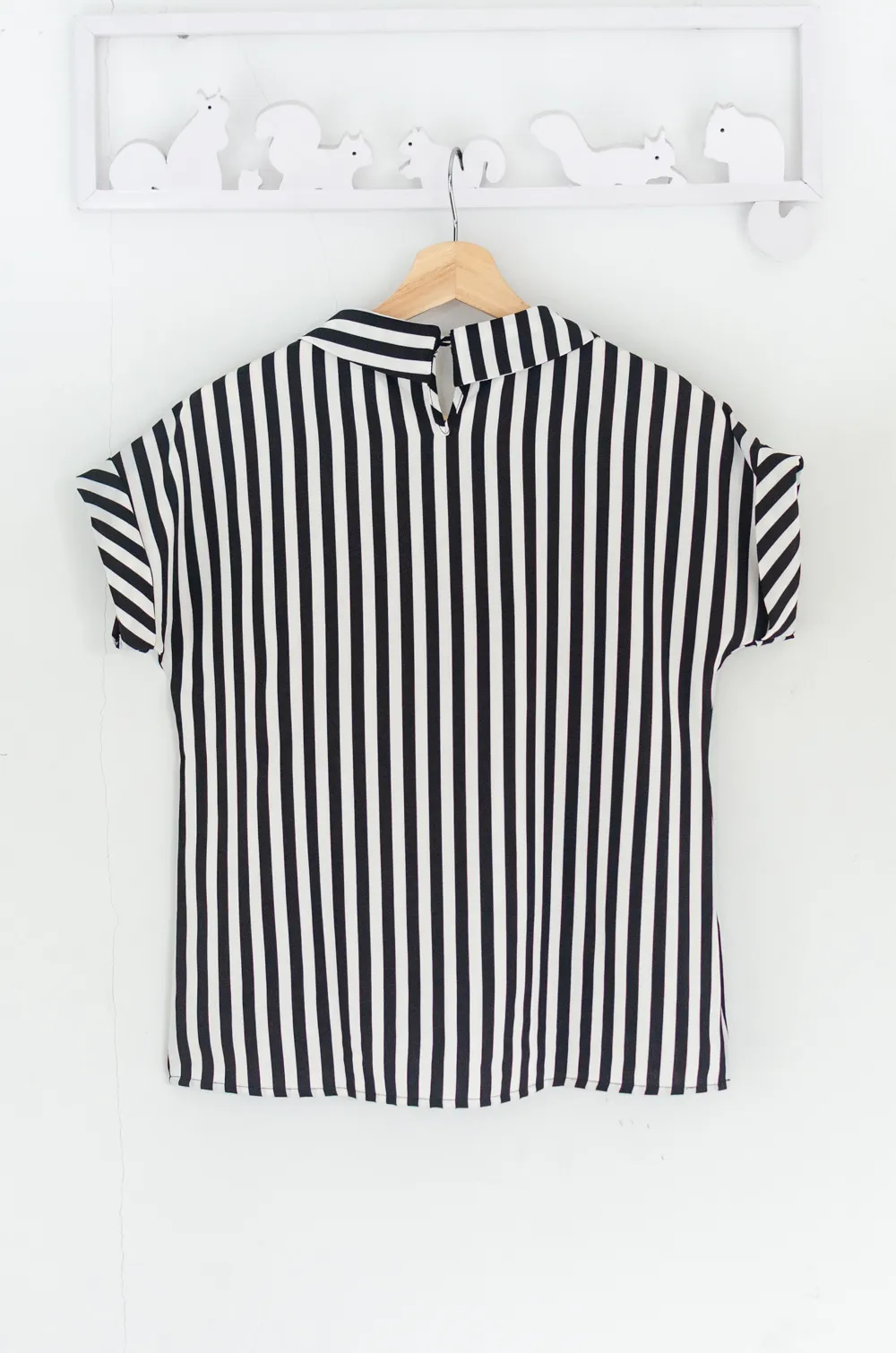 MT2514 Folded Collar Stripe Blouse – BW - Image 6