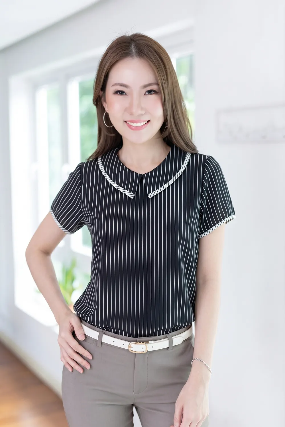 MT6610 Point Collar Stripe Blouse – BW