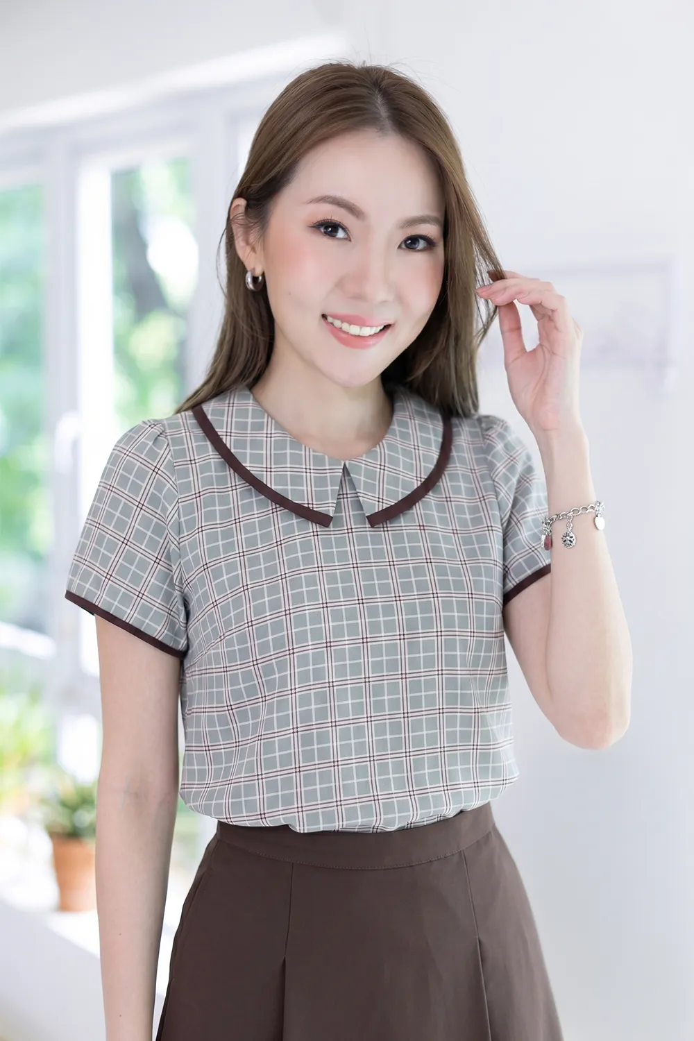 MT6610 Point Collar Plaid Blouse – Grey-Brown