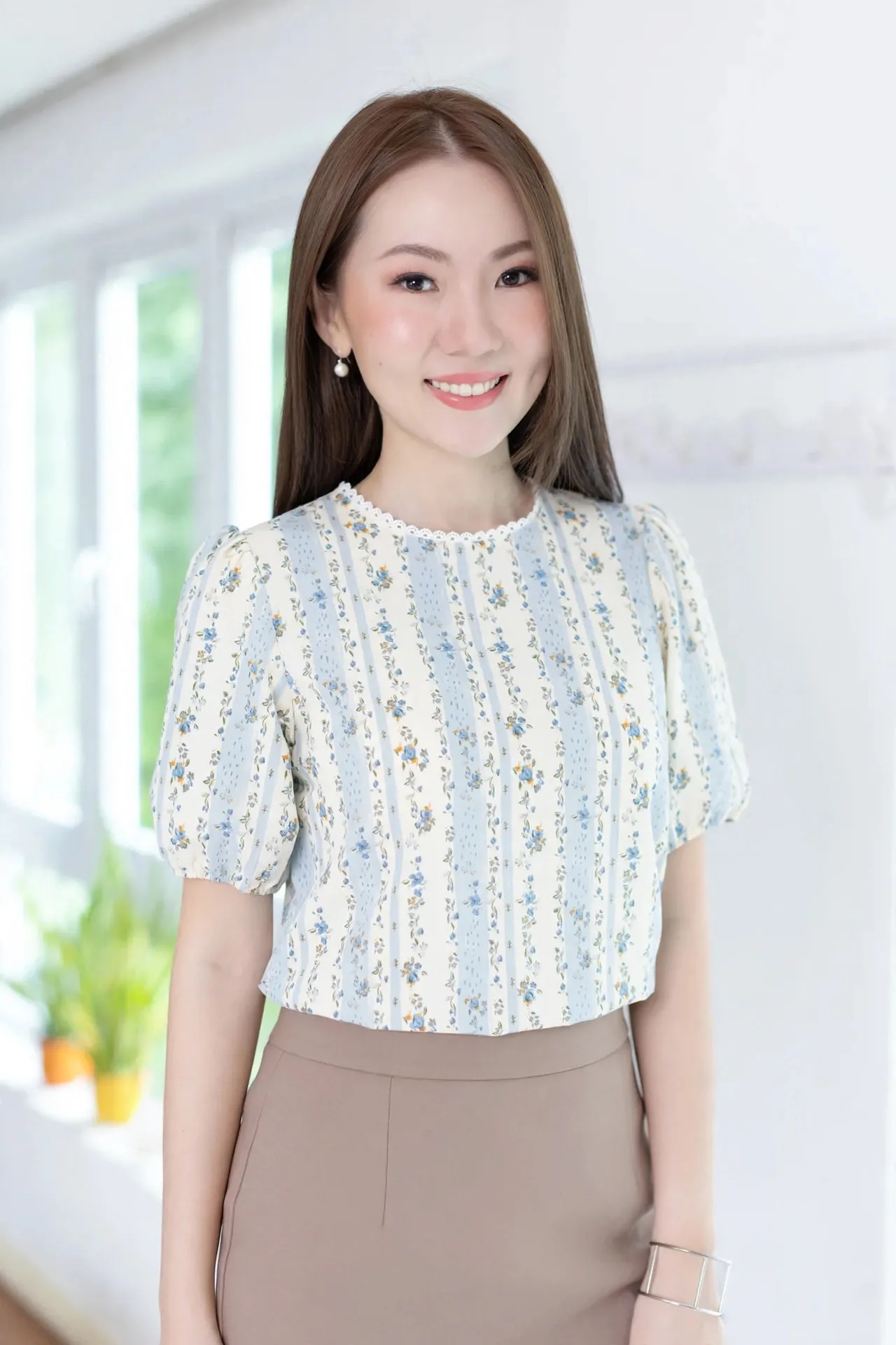 MT7750 Lace Trim Floral Stripe Blouse – Blue-Vanilla