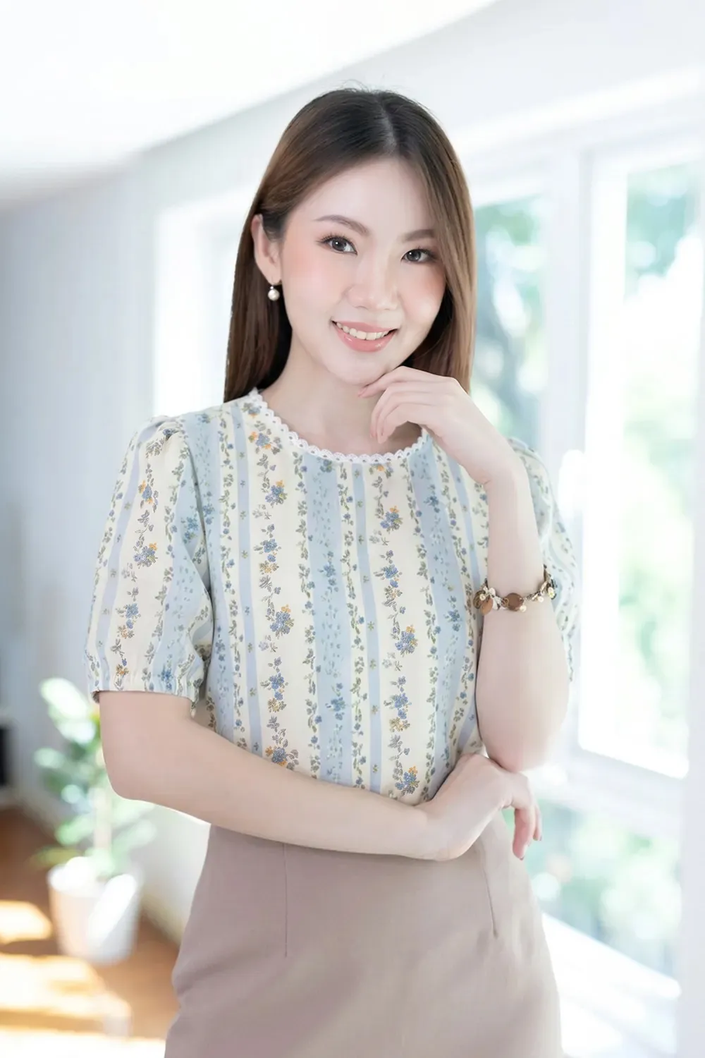 MT7750 Lace Trim Floral Stripe Blouse – Blue-Vanilla