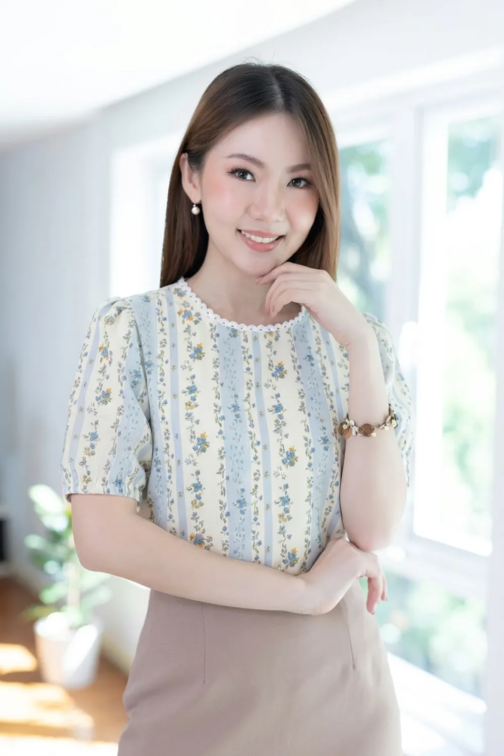 MT7750 Lace Trim Floral Stripe Blouse – Blue-Vanilla