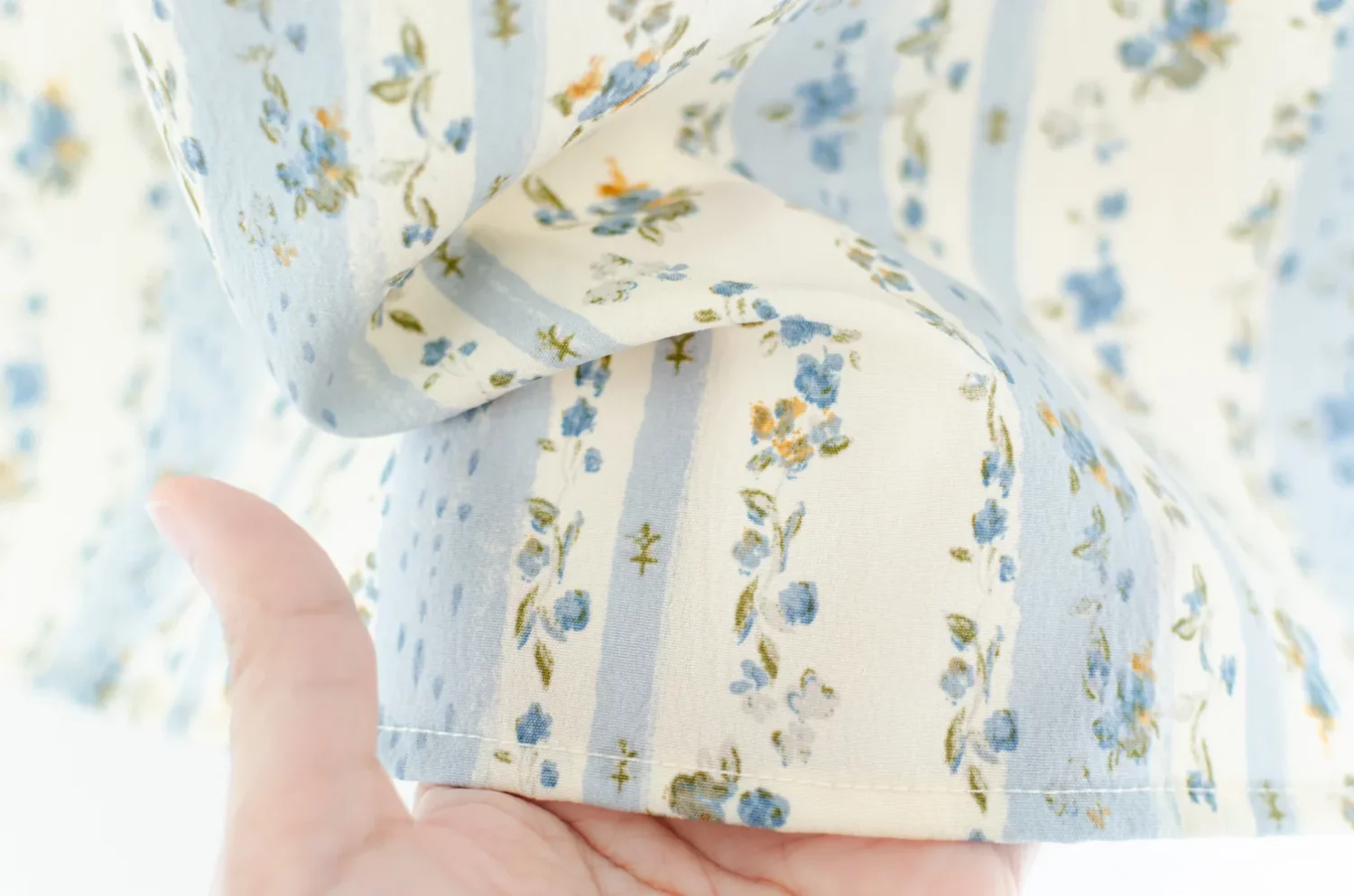 MT7750 Lace Trim Floral Stripe Blouse – Blue-Vanilla - Image 7