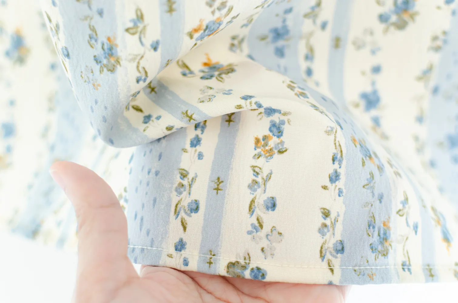 MT7750 Lace Trim Floral Stripe Blouse – Blue-Vanilla - Image 7