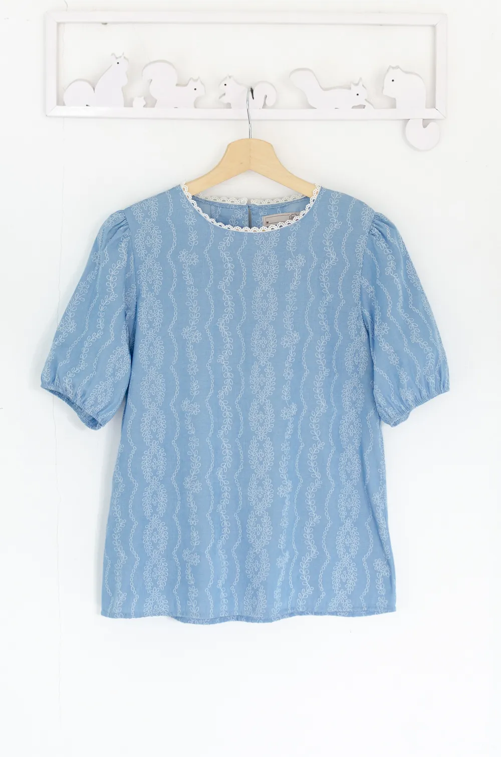 Alternative view of MT7750 Lace Trim Ivy Blouse – Blue