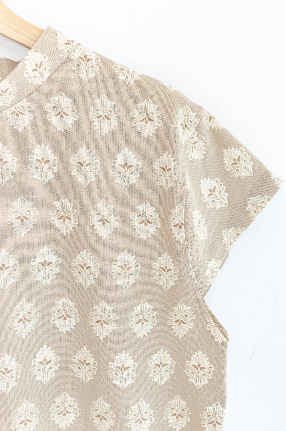 PT0144 Back-Button Breeze Top – Motif Cream - Image 8