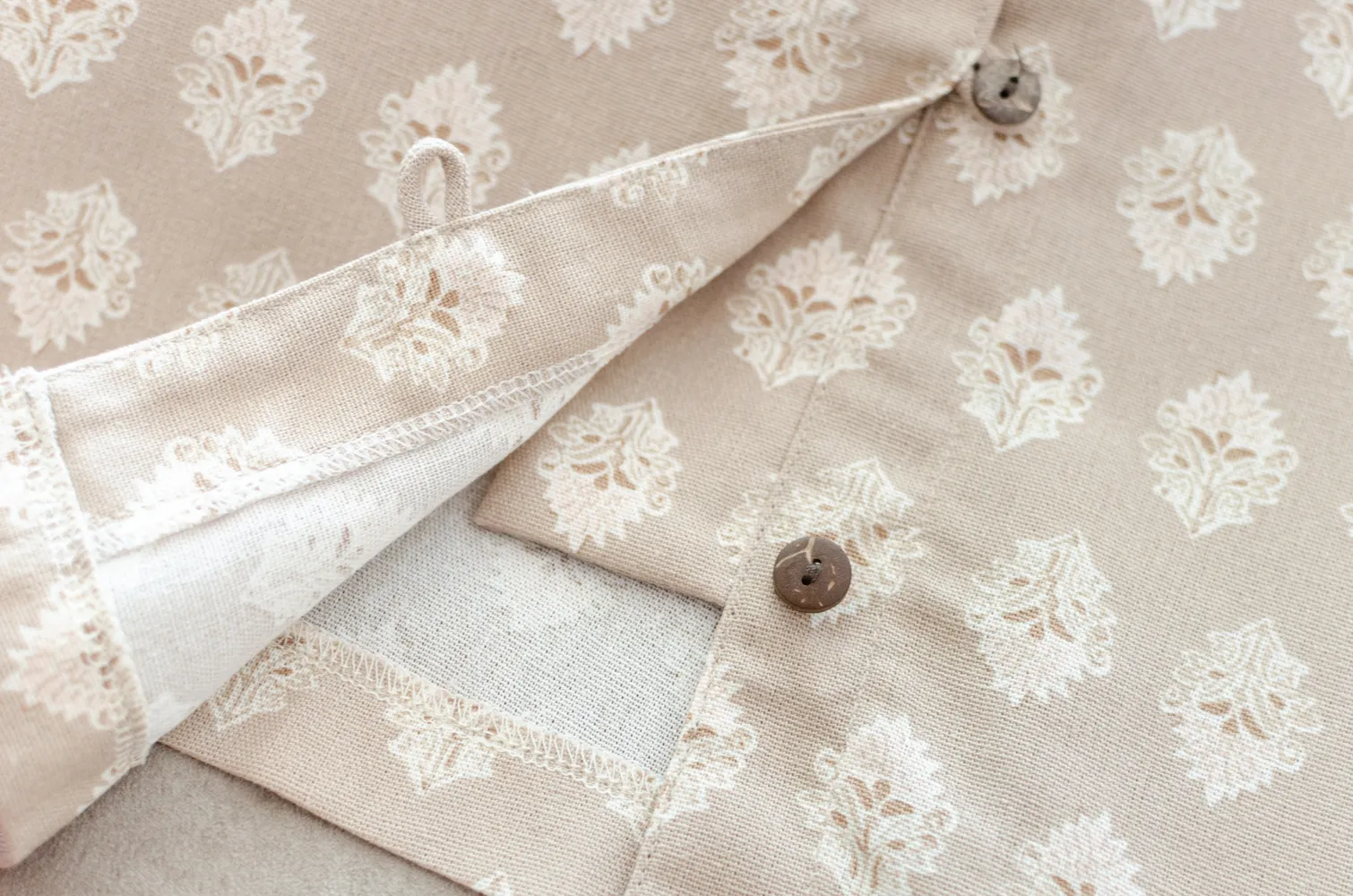PT0144 Back-Button Breeze Top – Motif Cream - Image 10