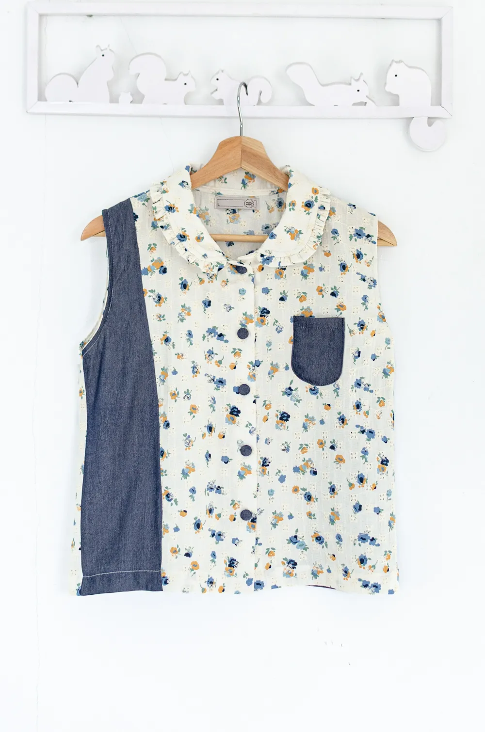 Alternative view of PT0200 Patchwork Sleeveless Blouse – Cream-Skye