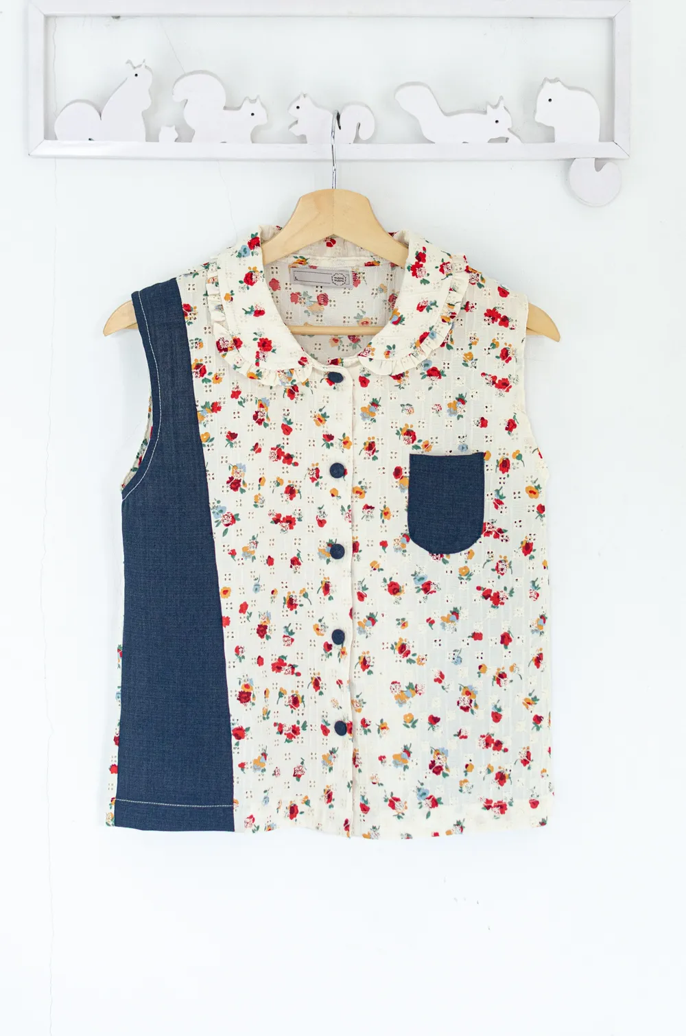Alternative view of PT0200 Patchwork Sleeveless Blouse – Cream-Ruby