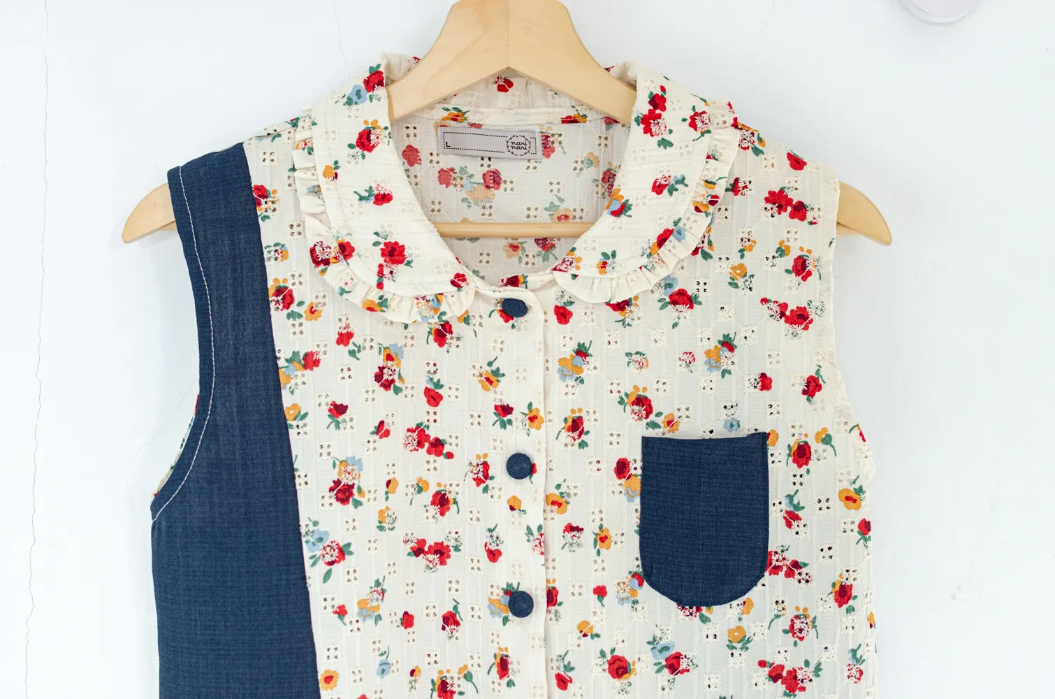PT0200 Patchwork Sleeveless Blouse – Cream-Ruby - Image 3