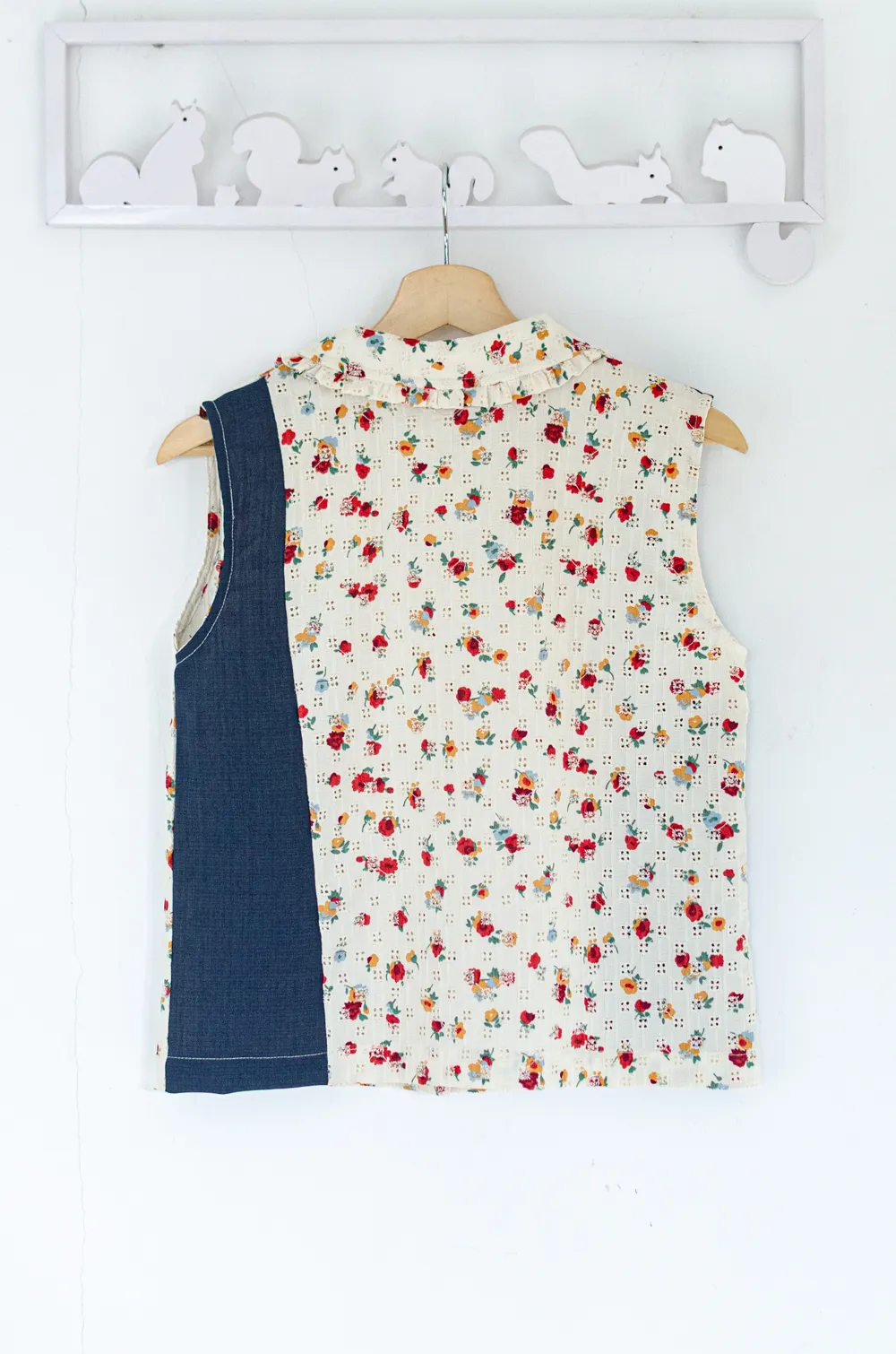 PT0200 Patchwork Sleeveless Blouse – Cream-Ruby - Image 7