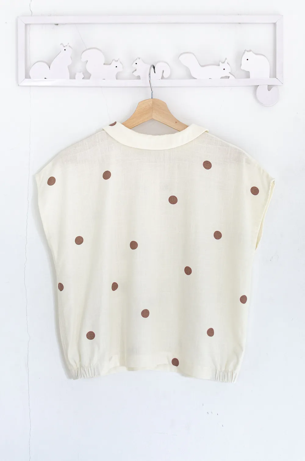 PT0300 Choco Dot Crop Boxy Shirt – Off-White - Image 9