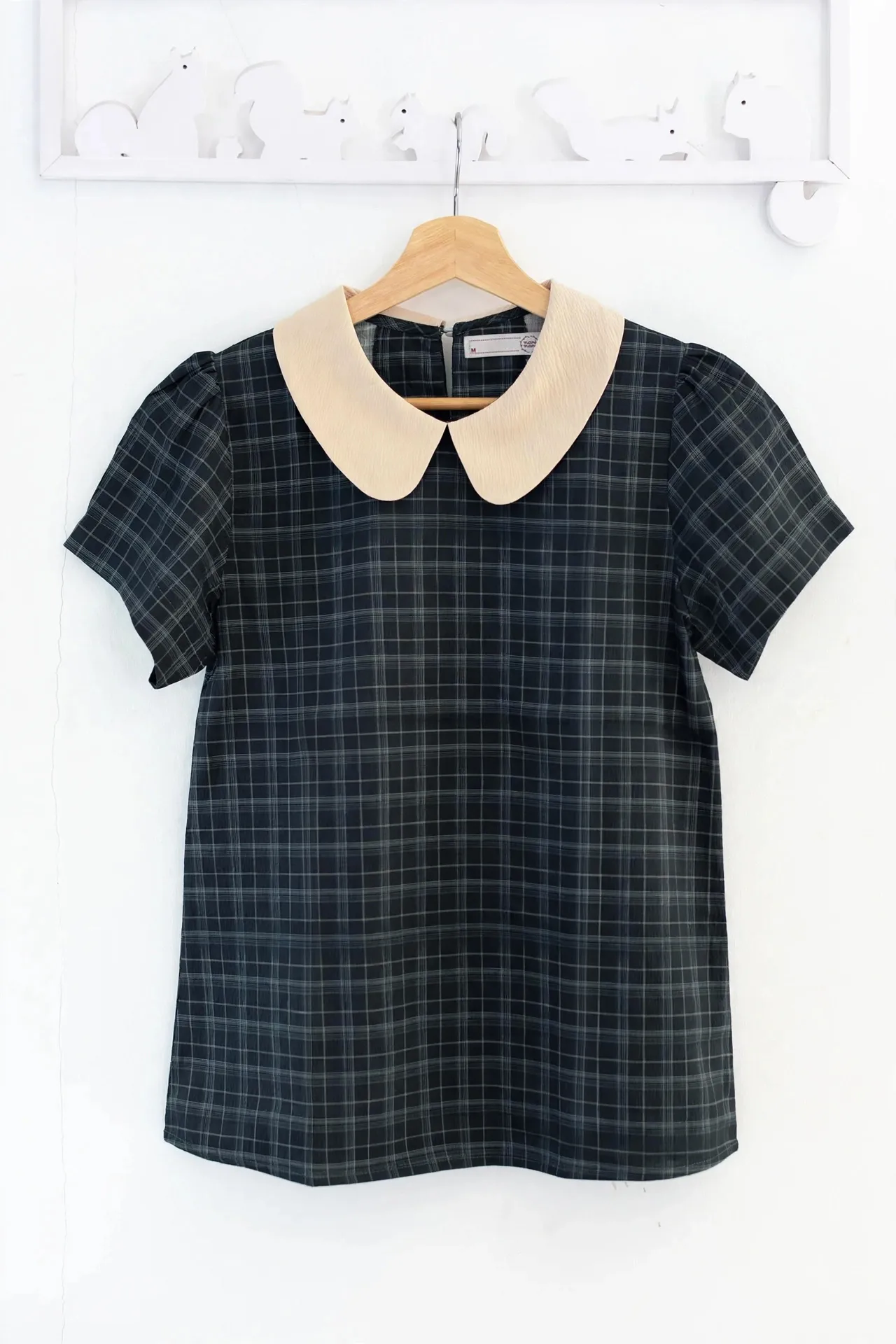 Alternative view of MT0106 Peter Pan Collar Folded Sleeve Crinkled Blouse – Midnight Grey-Cream