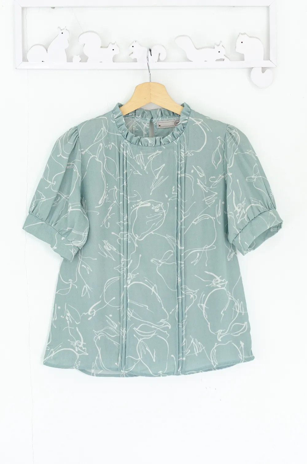 Alternative view of MT0404 Ruff Collar Balloon Sleeve Blouse – Mint